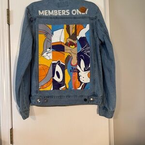 Warner Bros. Light Blue Denim Jacket Space Patch member’s only  100 cotton